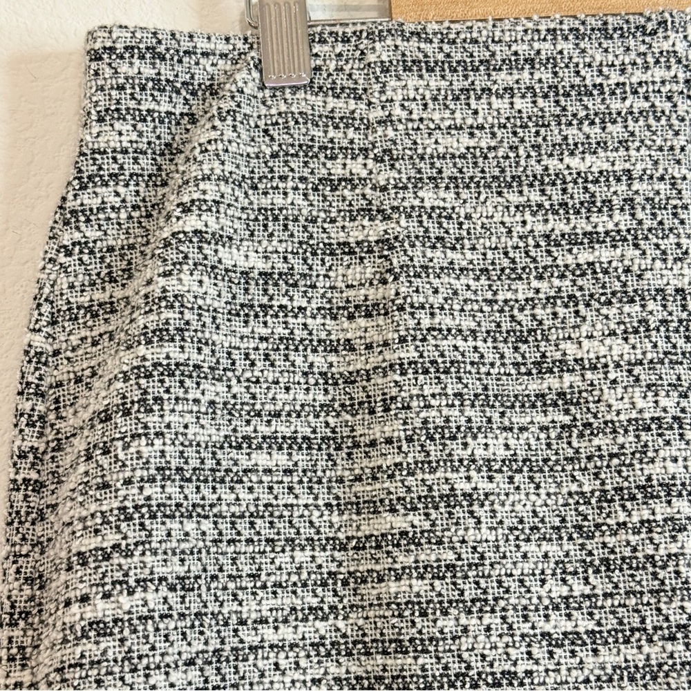 π Ann Taylor Factory Gray Tweed Knit Pencil Skirt 8 Stretch Lined Office Chic - Picture 2 of 16
